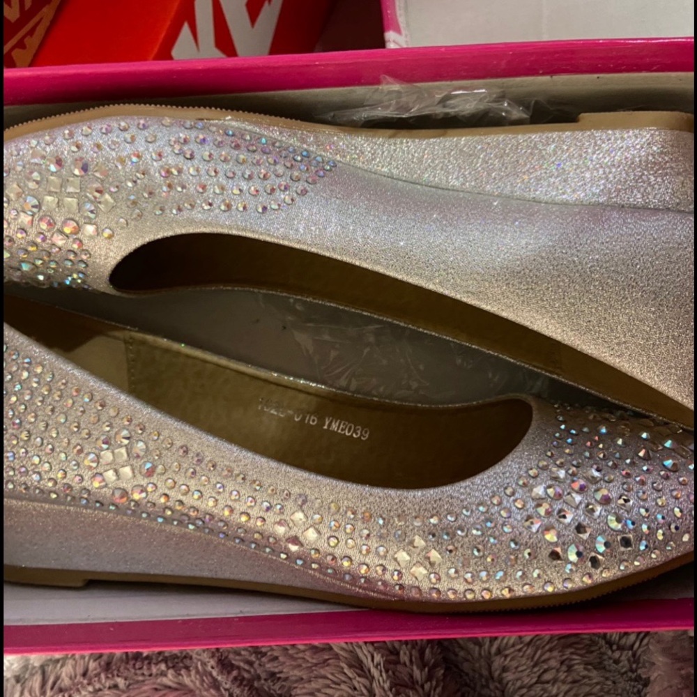 silver diamond shoe